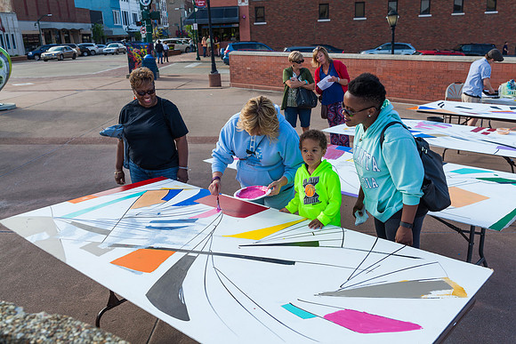 Art Walk 5-2016-074-E