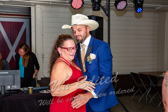 951-Kyra n Tyler Niespodziany