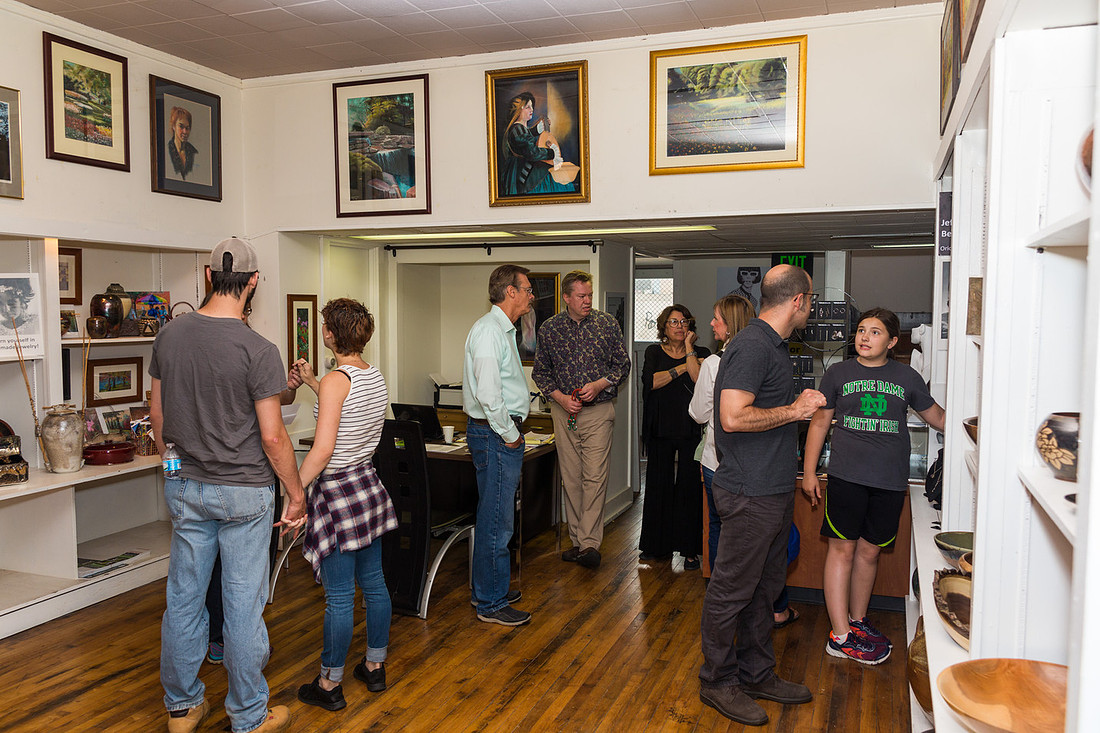 picture of people in an art store