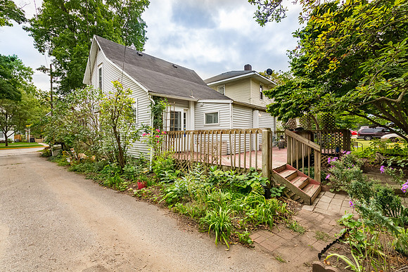 666 Strong Ave-191-HDR