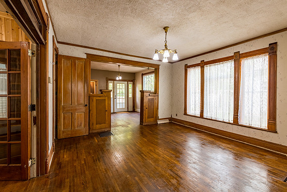 666 Strong Ave-056-HDR