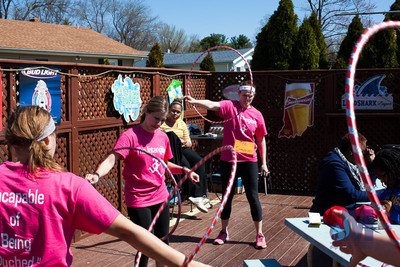 picture of girls playing hulla-hoop at Elkhart Amazing Race 2014