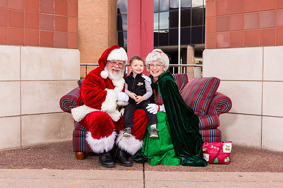 25-Santa on the Plaza 2017