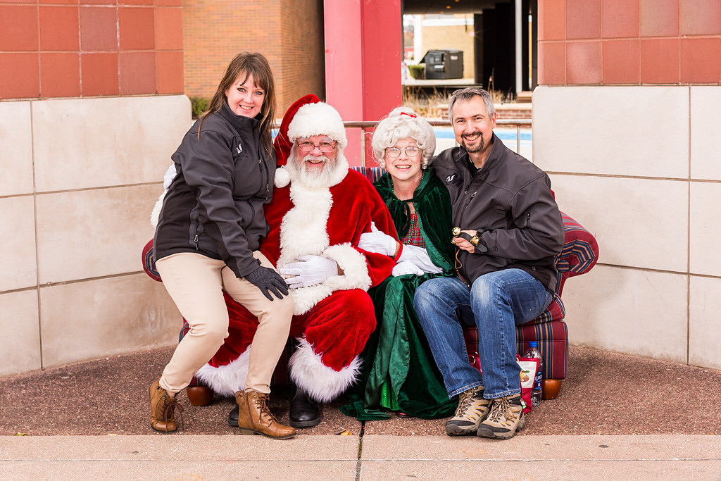 picture of Santa and Mrs. Claus and photographers