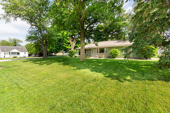 127-19619 Arlington Ave-HDR