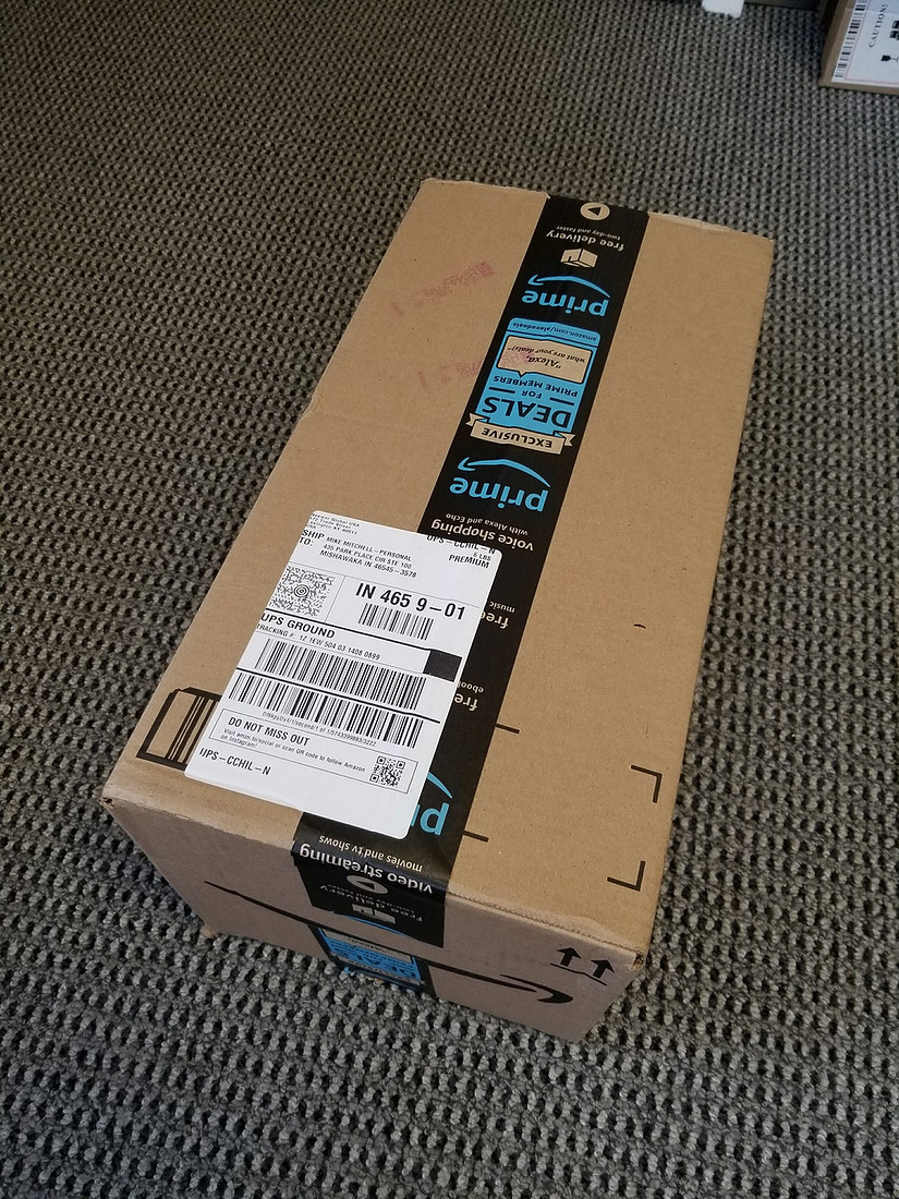 picture of a Amazon box