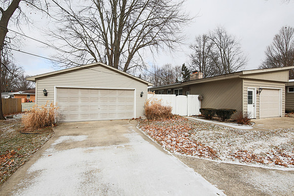 3318 Vernon-116