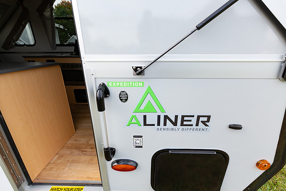 Expedition-233-Aliner