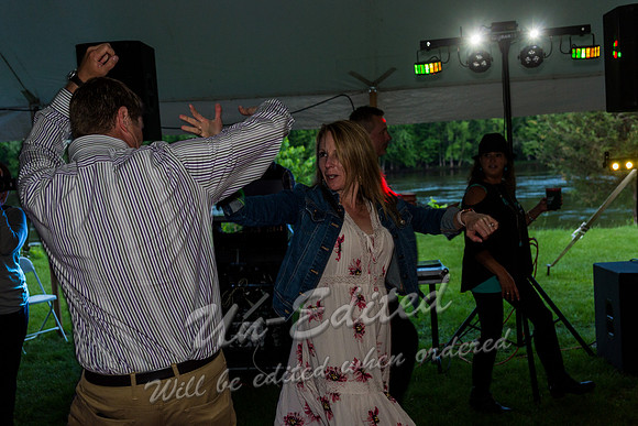 1114-Taylor n Cody