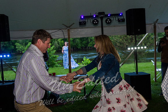 1117-Taylor n Cody