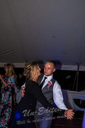 2224-Taylor n Cody