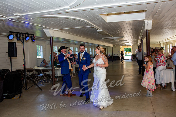 611-Kyra n Tyler Niespodziany
