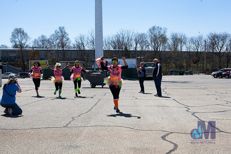 picture of the girls at the finish line at the Elkhart Amazing Race 2014