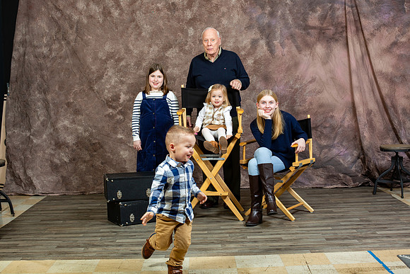 112-Buysee Extended Family X-Mas 2023