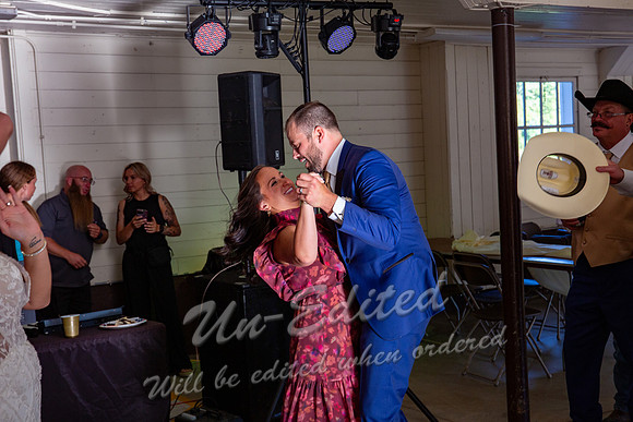 972-Kyra n Tyler Niespodziany