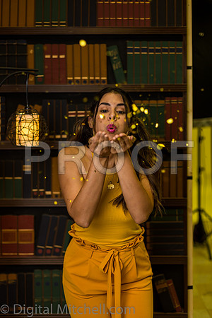 118-4 Girls on Yellow n Red