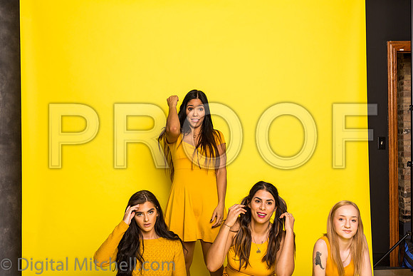 124-4 Girls on Yellow n Red