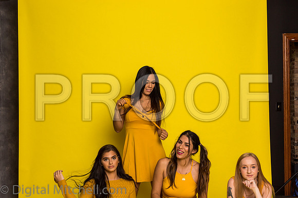 126-4 Girls on Yellow n Red