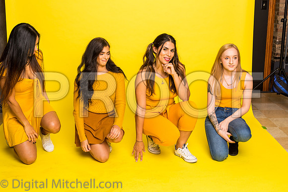 127-4 Girls on Yellow n Red
