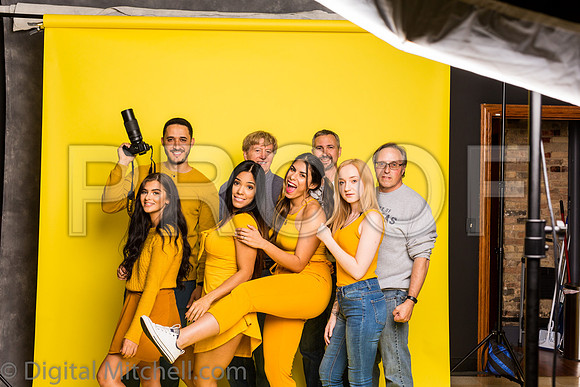 128-4 Girls on Yellow n Red