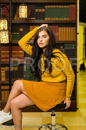 136-4 Girls on Yellow n Red
