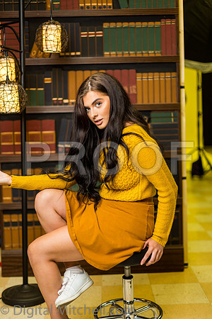 151-4 Girls on Yellow n Red