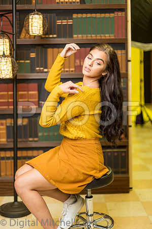 154-4 Girls on Yellow n Red