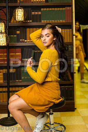 155-4 Girls on Yellow n Red