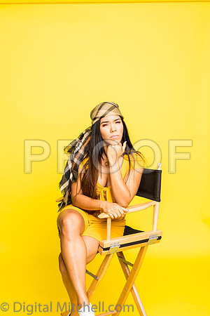 158-4 Girls on Yellow n Red