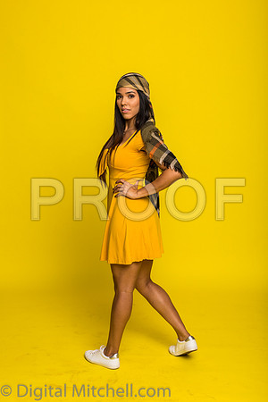186-4 Girls on Yellow n Red