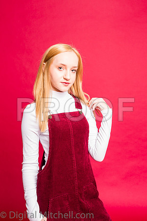 245-4 Girls on Yellow n Red