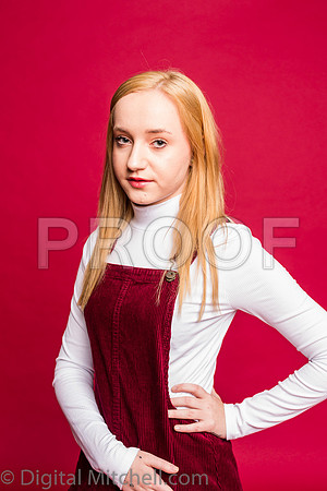 250-4 Girls on Yellow n Red