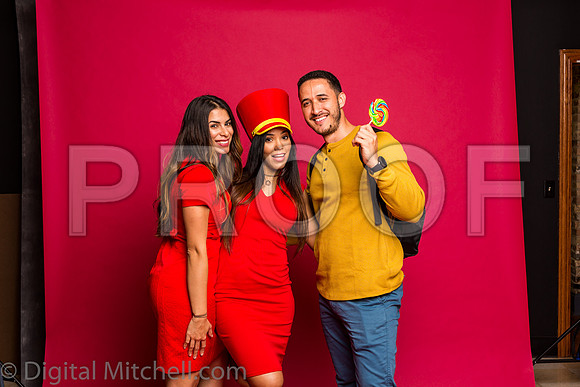 291-4 Girls on Yellow n Red