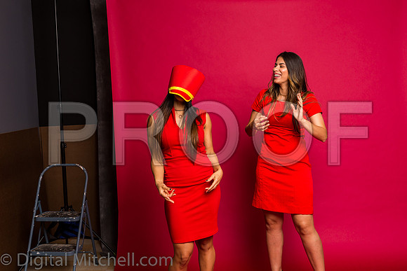 293-4 Girls on Yellow n Red