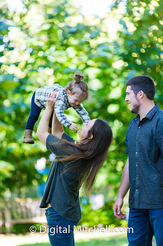 picture of laughing family fall photo session
