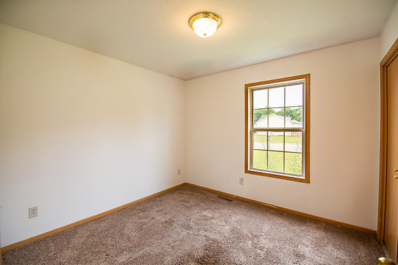 270-30623 Swede Dr-HDR