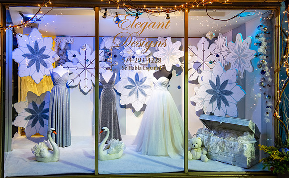 31-Xmas Window Display-HDR-E