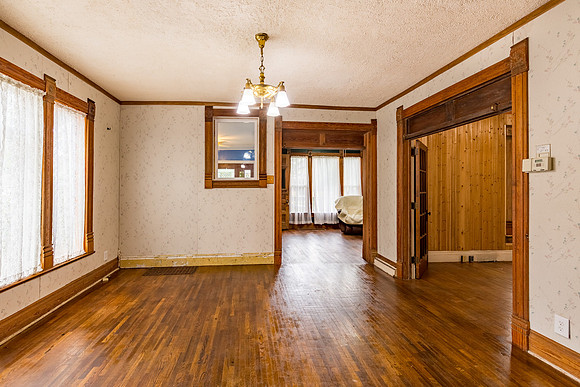 666 Strong Ave-081-HDR