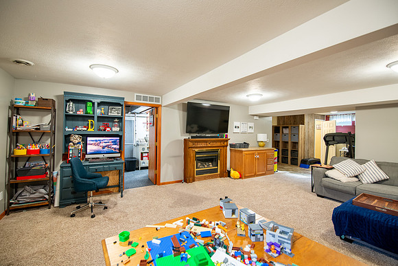 166-22885 Stonebrier-HDR