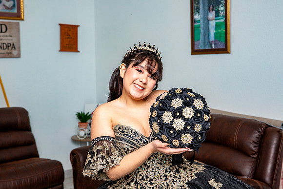 93-Ianna Hernandez