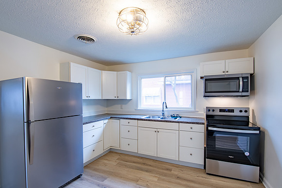 26-128 E Oakside-SB-HDR