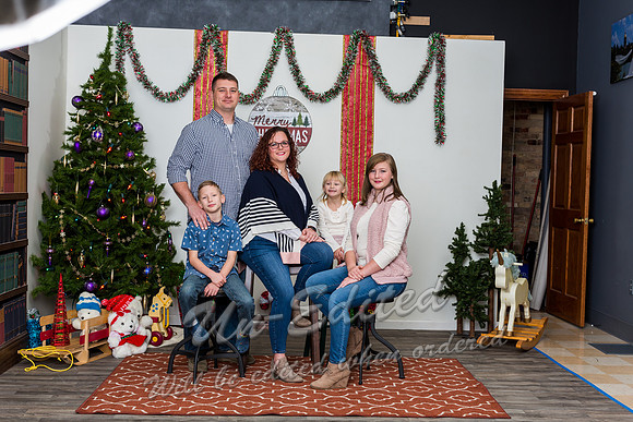 15-Morris_Lauren and Jimmy Xmas 2020
