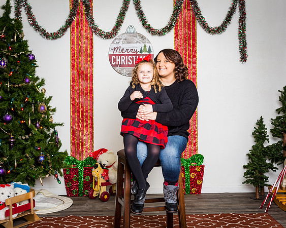 54-Katie Fechalos and kids Xmas 2020