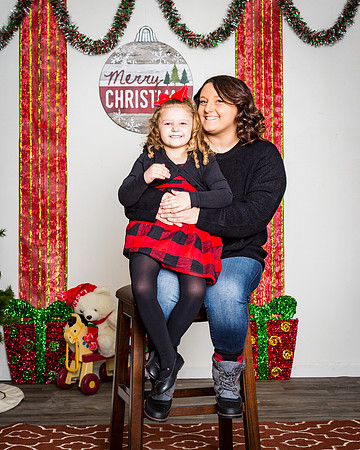 54-Katie Fechalos and kids Xmas 2020-2