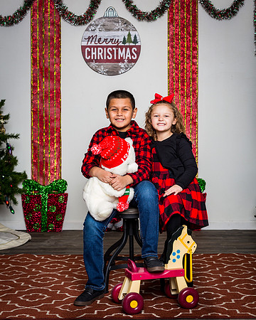 109-Katie Fechalos and kids Xmas 2020