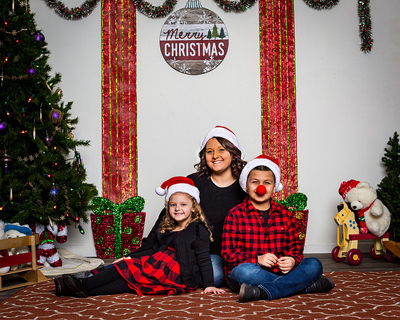 166-Katie Fechalos and kids Xmas 2020