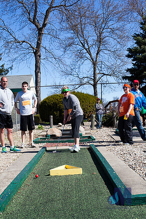 picture of miniature golf at Elkhart Amazing Race 2014