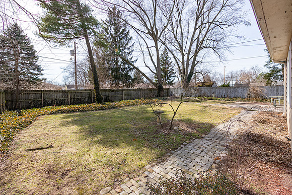 196-1523 Strong Ave-HDR