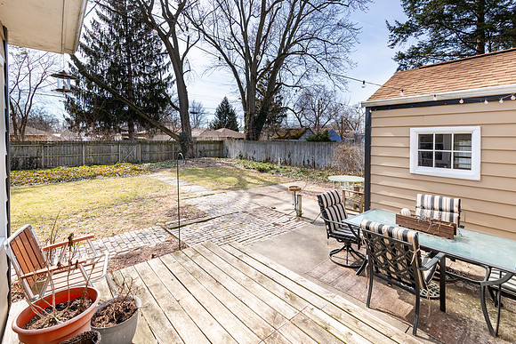 161-1523 Strong Ave-HDR