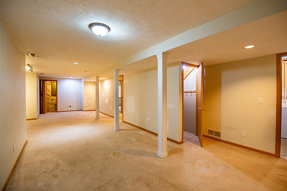 330-30623 Swede Dr-HDR